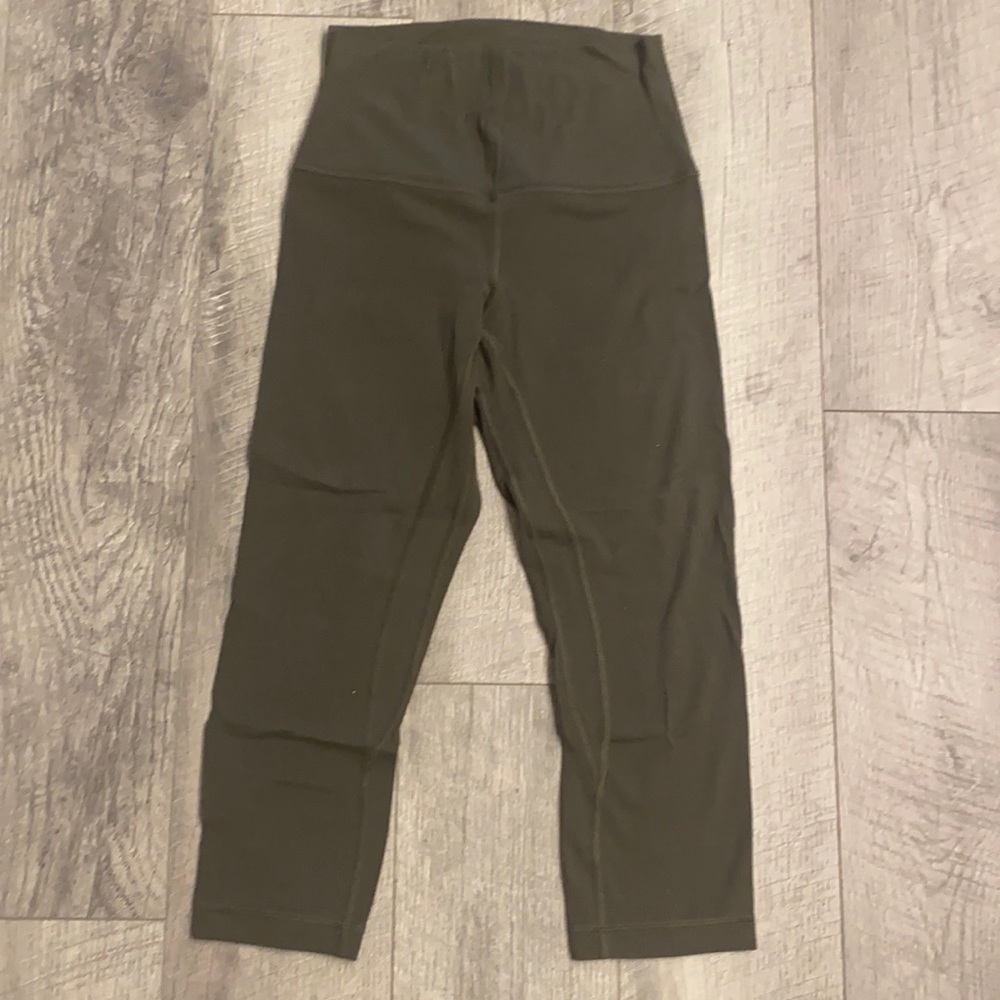 Lululemon align crop size 4